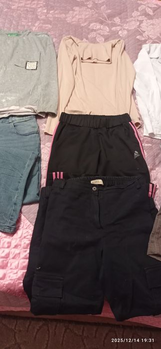 Віддам безкоштовно  одяг для дівчинки 12-13 б/в