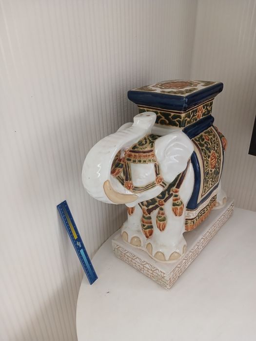 Интерьерная керамическая фигура индийского слона.