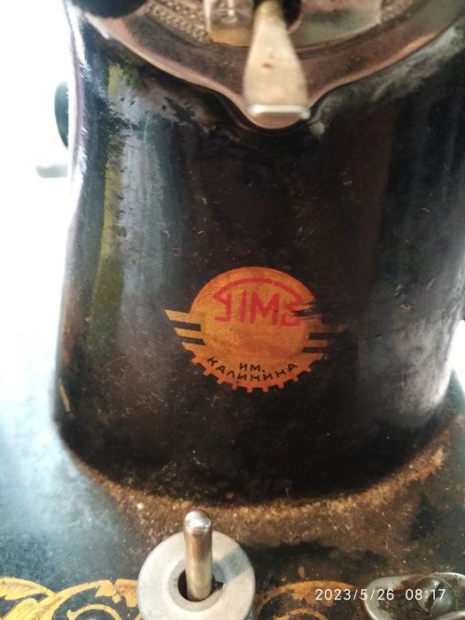 Продам швейную машинку