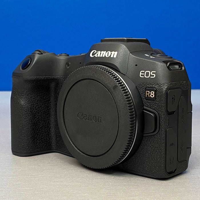 Canon EOS R8 (Corpo) - 24.2MP | 3 ANOS DE GARANTIA
