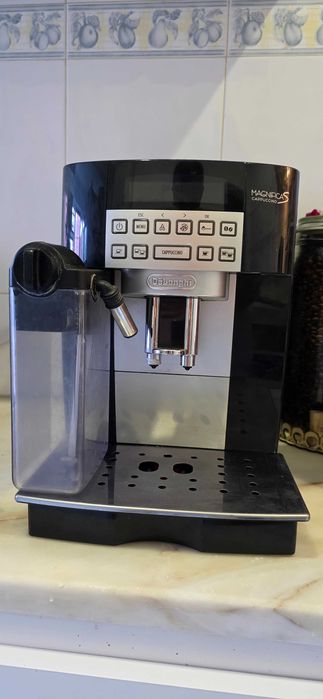 Máquina de café delonghi Magnifica S cappuccino