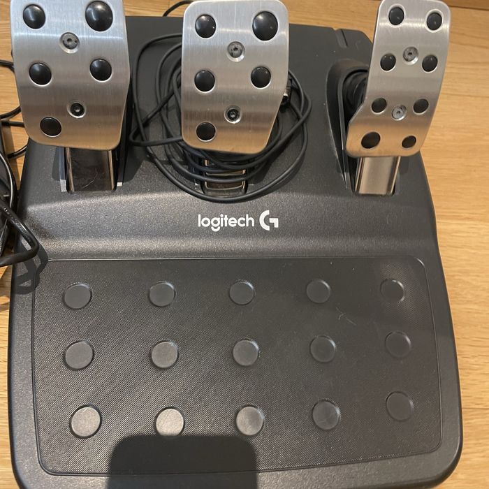 logitech g29 volante e pedais