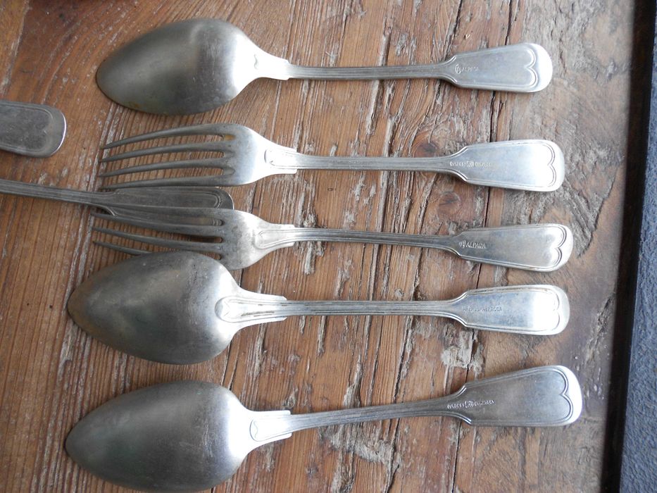 Talheres antigos em alpaca - 17 peças