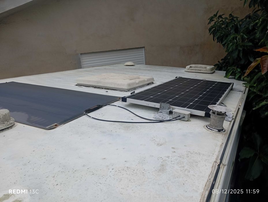 Roulote com documentos para reparar