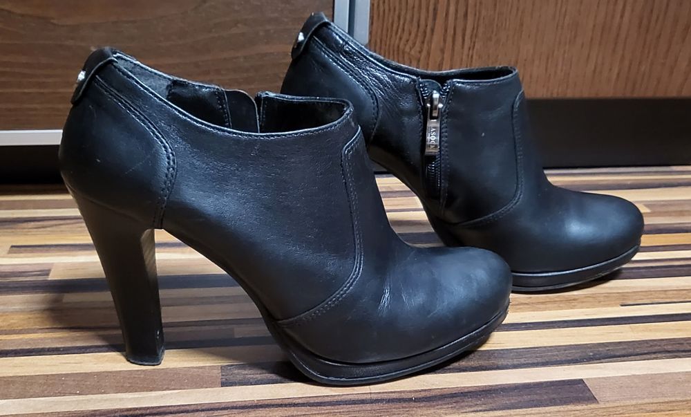 Skórzane botki Lasocki na koturnie okazja tanio 37