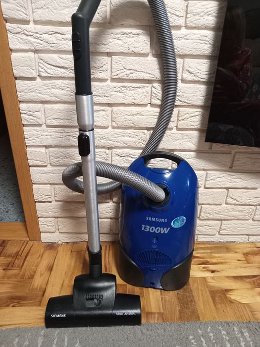 Пылесос Samsung 1300w с турбощеткой