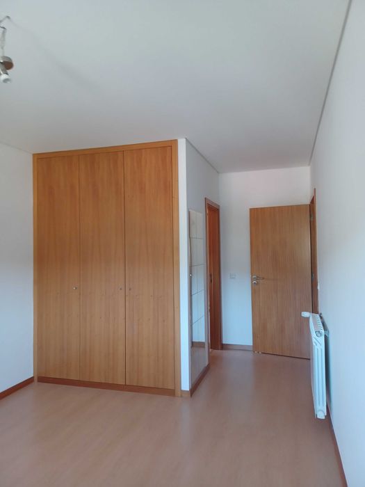 Apartamento T3 para arrendamento na Rua Tenente Valadim