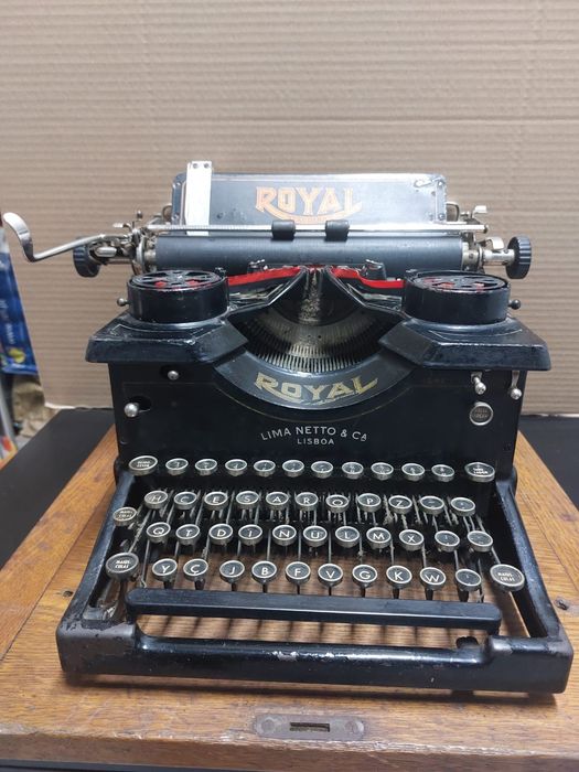 Máquina de Escrever Antiga Royal