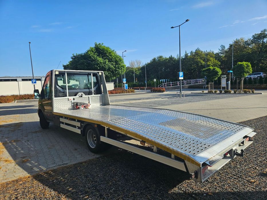 Ford Transit  Auto laweta bliżniak 3,5 T  Hak 3,5 T nowy najazd 520x230