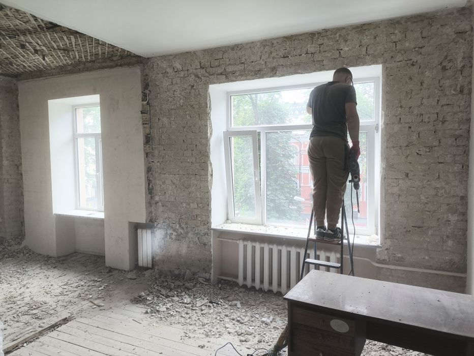 Демонтаж стяжки ,плитки ,шпалер Підготовка квартир під ремонт ,
Демон