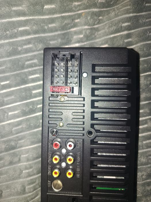 Продам магнітолу