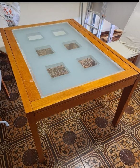 Vendo mesa de jantar ou para sala