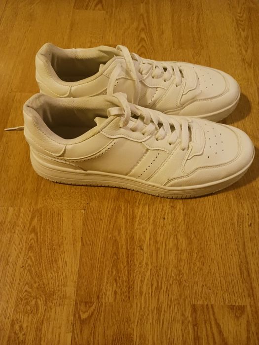 Eleganckie białe buty sportowe 43
