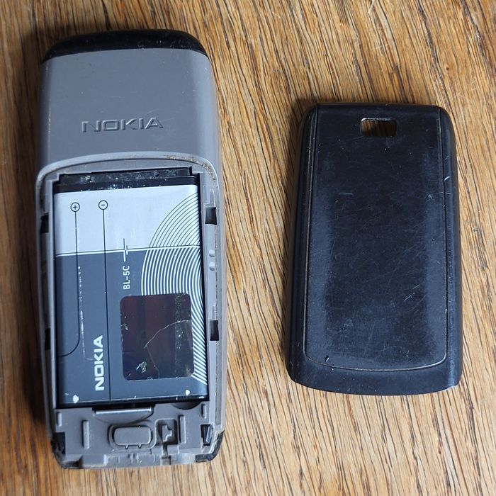 Stara komórka Nokia 1600 ¹⁹³