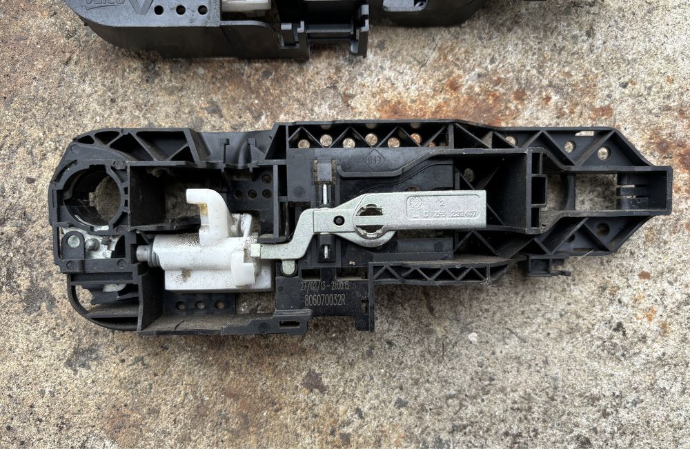 Renault Megane 3 Меган 3 Scenic 3 Замок дверей ручка дверей