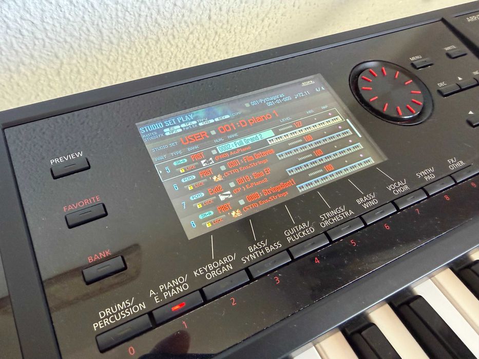 Roland FA‑06 Workstation + Bolsa + Pedal + Suporte em X
