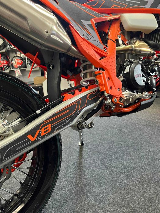 Мотоцикл STN V8 Motard В НАЯВНОСТІ !!!