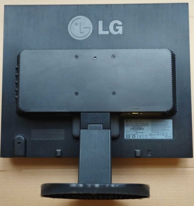 Монитор 19" LG Electronics L1953S-SF
