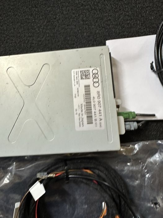 Камера заднього виду audi a4 b8