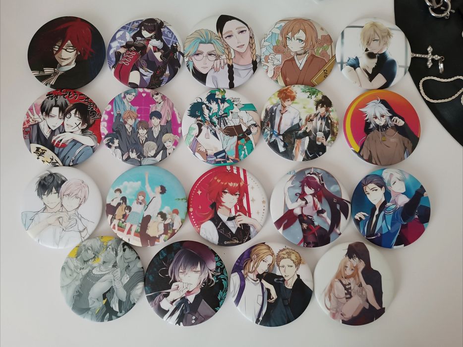 Аніме значки на сумку