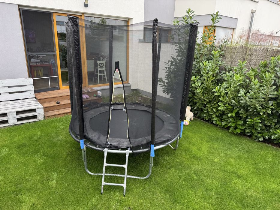 Trampolina ogrodowa