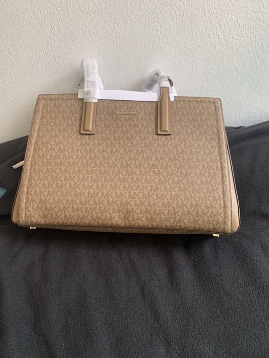 Продам жіночу сумку Michael Kors