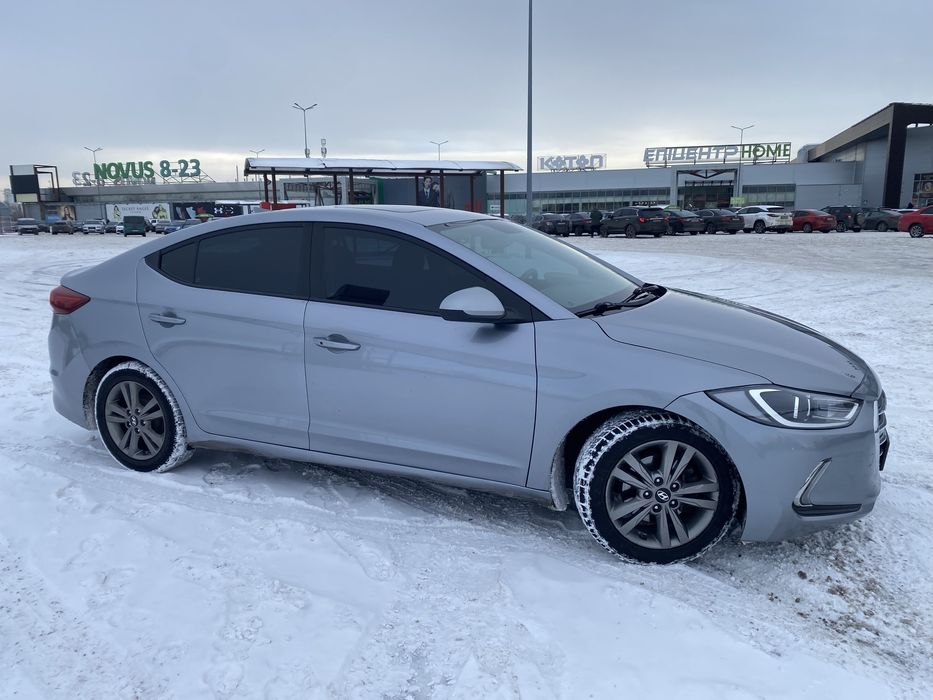 Продаю Elantra 2017