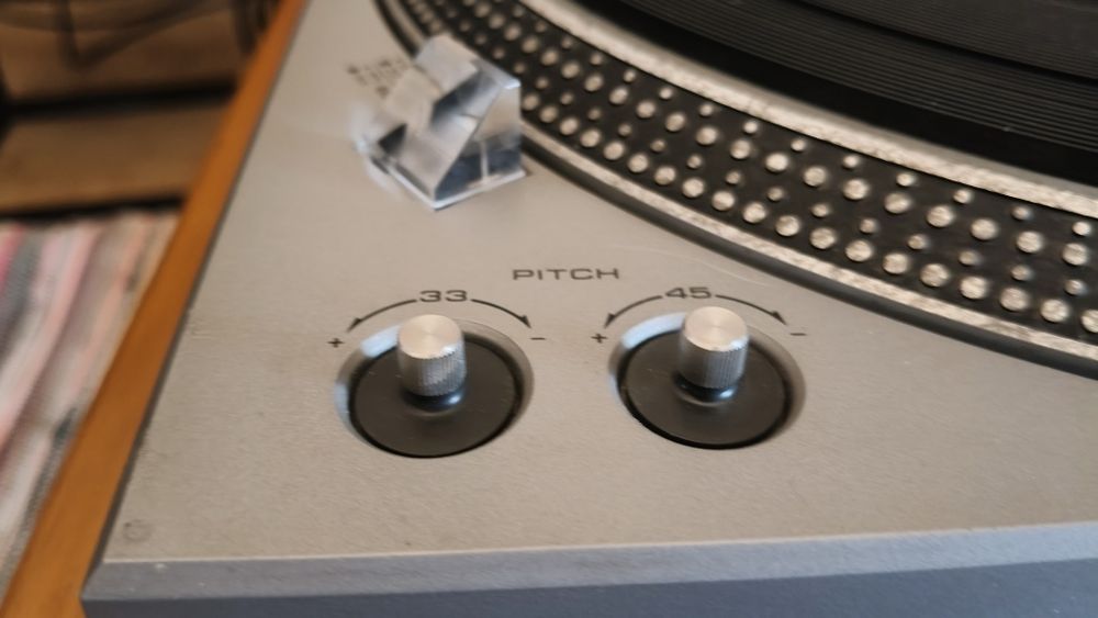 Gira discos Technics sl150 com braço SME