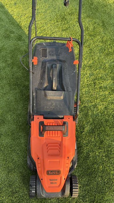 Maquina cortar relva Black&Decker 38cm