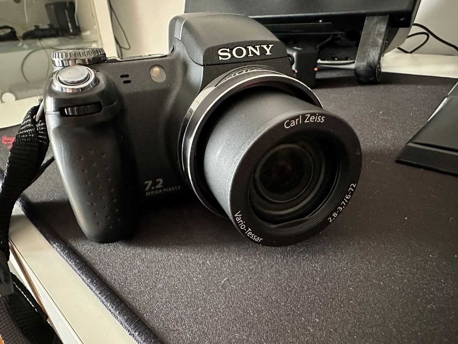 Sony Super SteadyShot DSC-H5 como NOVA
