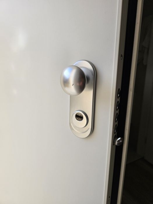 Porta Blindada DIERRE branca.