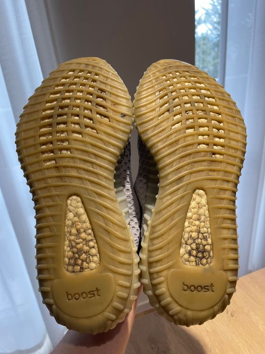 adidas Yeezy boost 350 v2 tail light 40 2/3 bone cream white triple