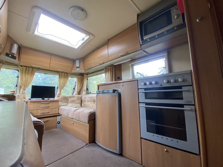 Przyczepa kempingowa Swift Jura 2008 MOVER + PRZEDSIONEK