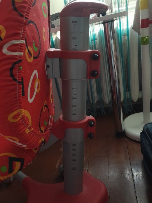 Стул на колесах робочий