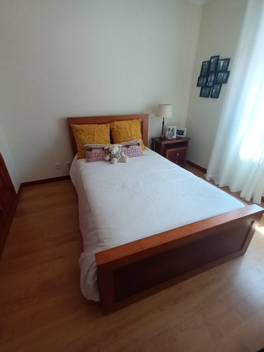 Vendo cama em bom estado
