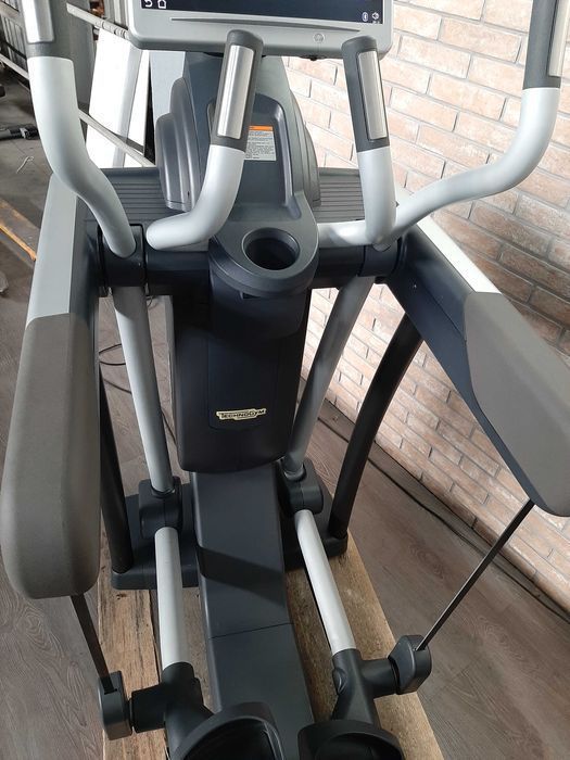 Орбітрек Technogym Vario з консоллю Unity