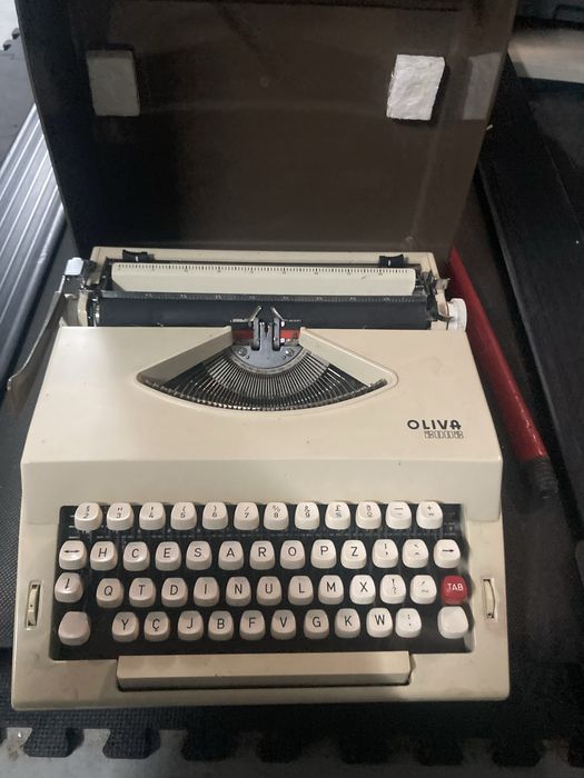 Maquina de escrever como nova