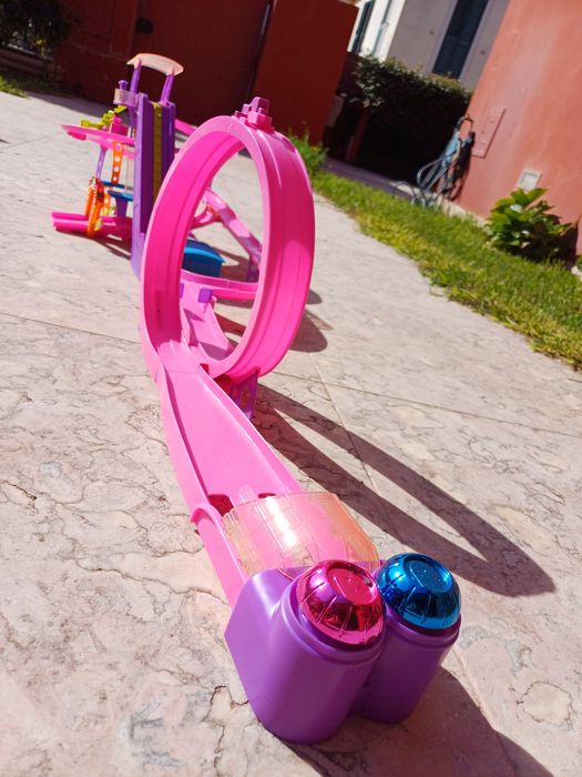 Polly Pocket™ Polly Wheels™ Race to the Mall™ Playset