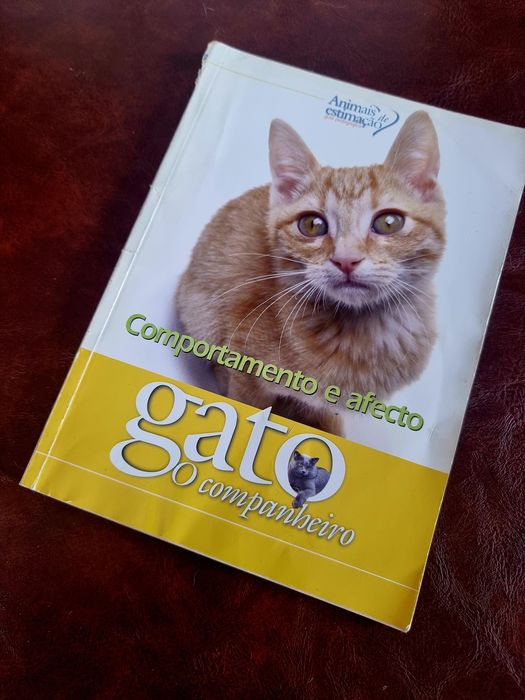 Vendo pack de 2 livros sobre gatos