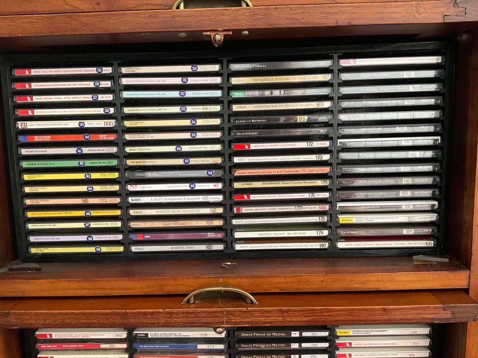 Armário de cd’s clássica