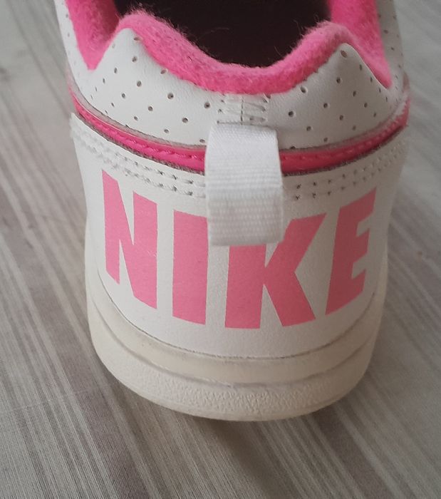 Tenis adidas e nike