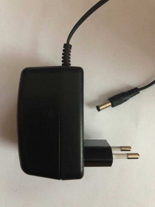 Zasilacz do dekodera TV  12V 500mA  wtyk fi 5,5 x 2,1 mm