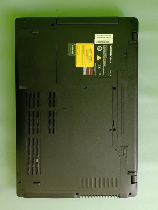 Ноутбук Medion Akoya P6647/і5-4300/8Гб/240Гб/GT825M_Хороша пропозиція!