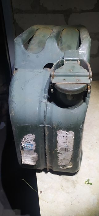 Продам канистры 5,10,20