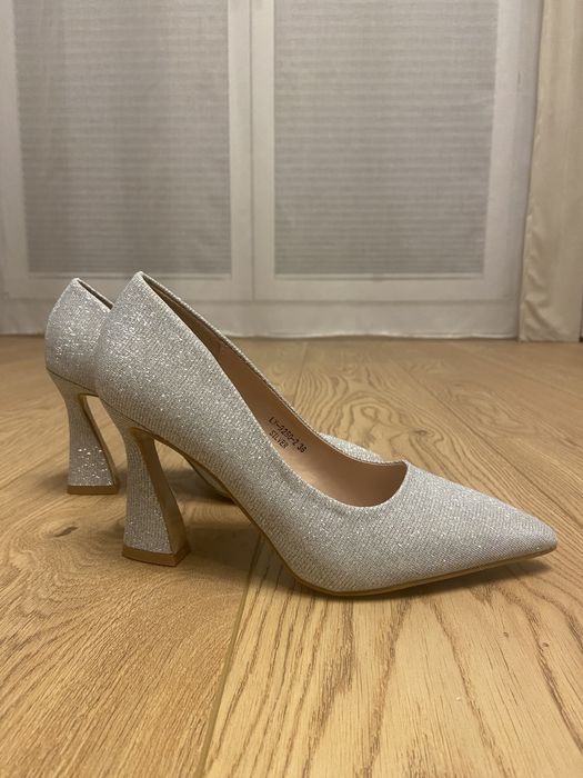 Brokatowe czółenka szpilki roz. 36