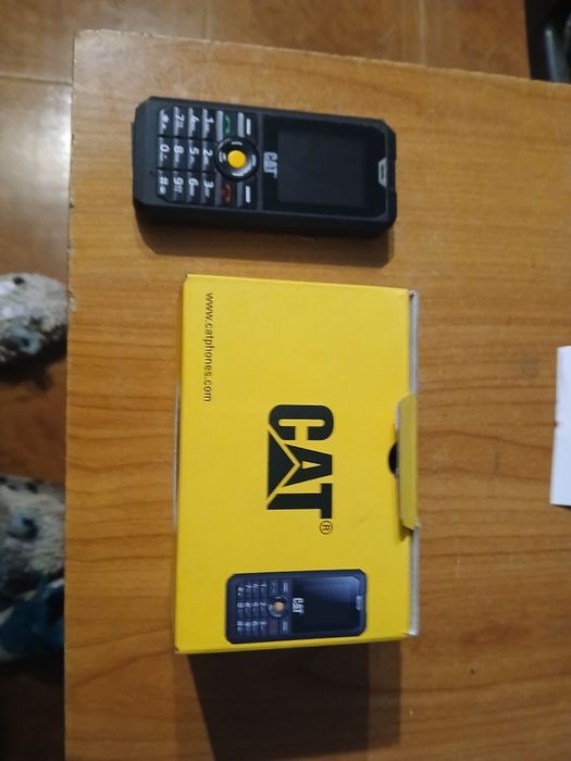 Telemóvel dá marca cat