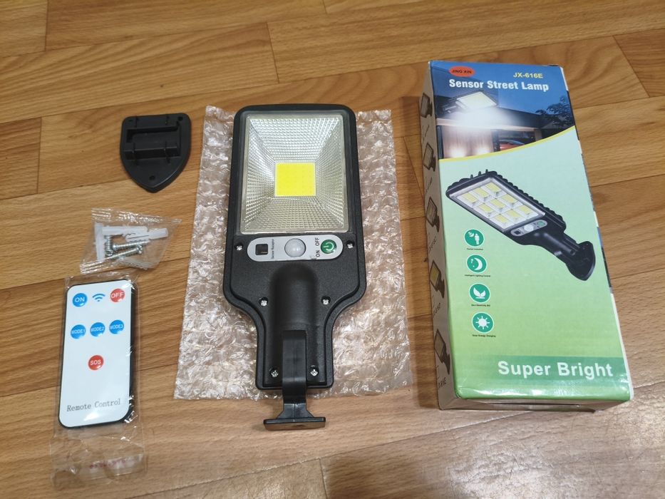 Уличный фонарь на солнечной батарее для дачи, дома