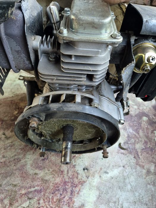 Silnik spalinowy części