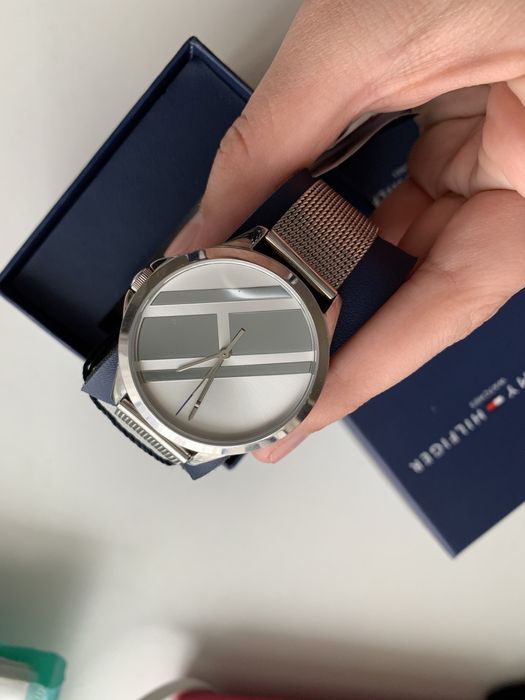 Часы Tommy Hilfiger