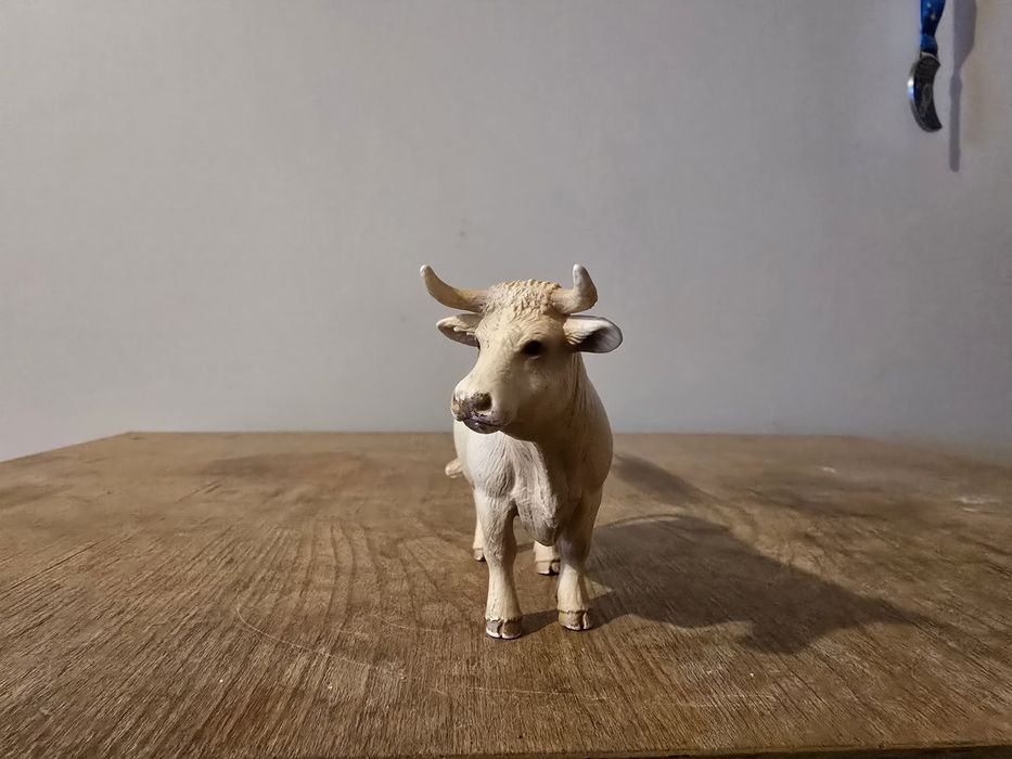 Schleich krowa rasy charolais figurka unikat model wycofany z 2005 r.